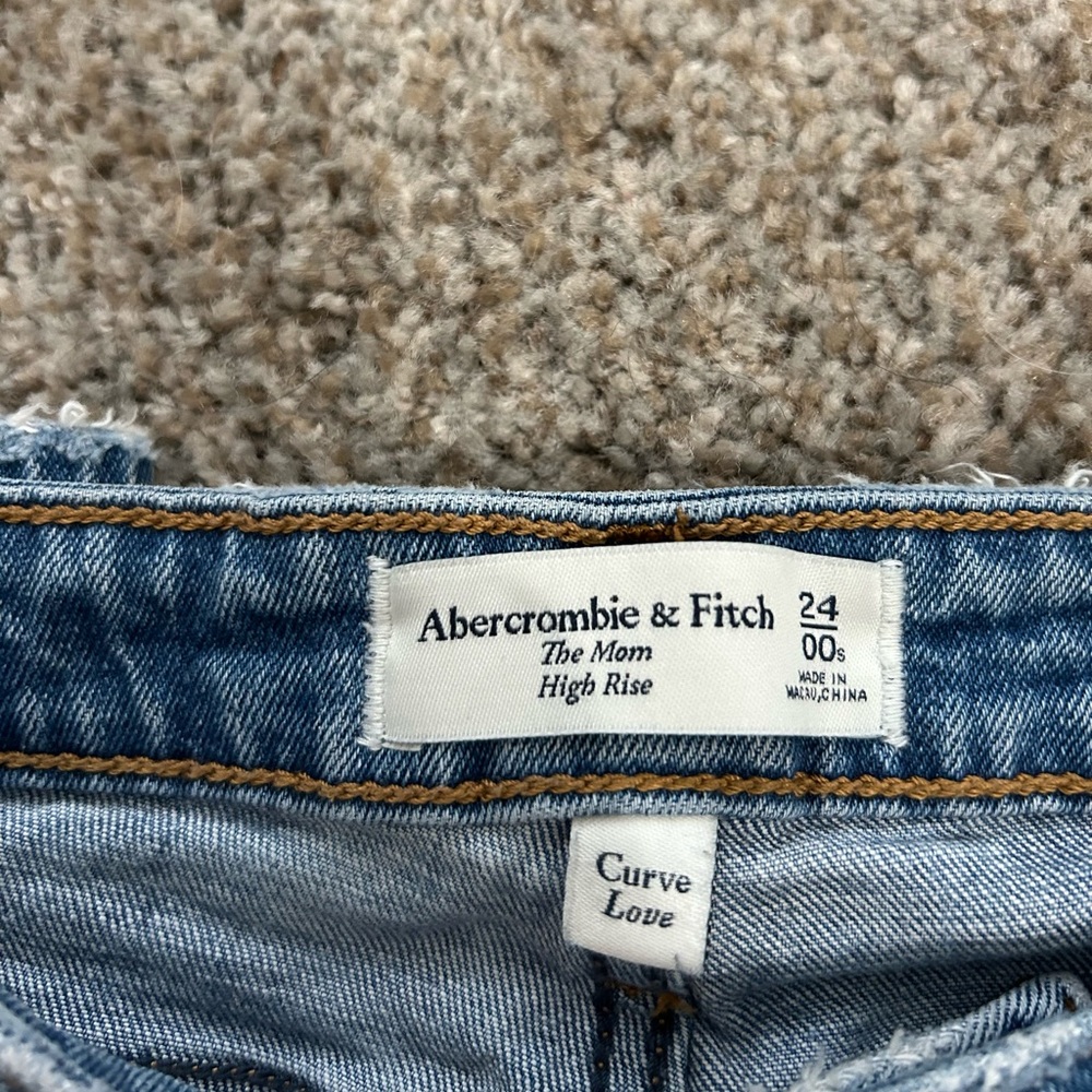 Abercrombie and Fitch Mom Jeans - Picture 4 of 4
